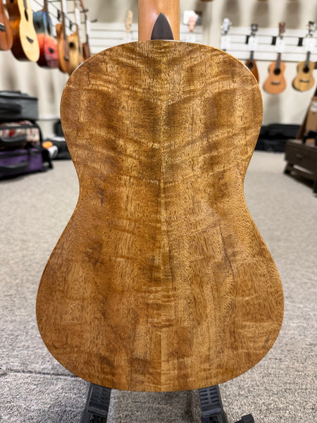 Oli L-BMG Solid Mango Baritone Ukulele w/Case