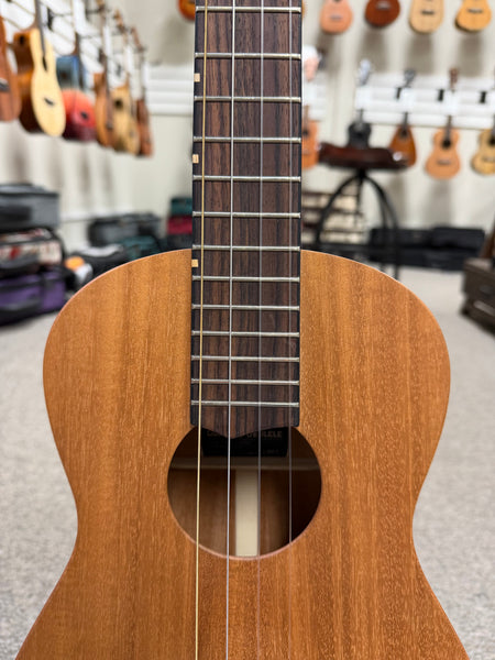 Oli L-BM-S Solid Mahogany Satin Baritone Ukulele w/Case