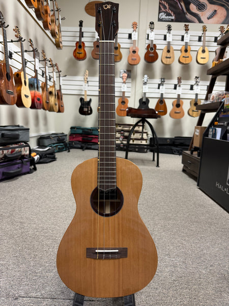 Oli L1-BCA Solid Cedar/Acacia Baritone Ukulele w/Case