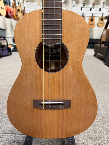 Oli L1-BCA Solid Cedar/Acacia Baritone Ukulele w/Case