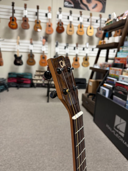 Oli L1-BCA Solid Cedar/Acacia Baritone Ukulele w/Case