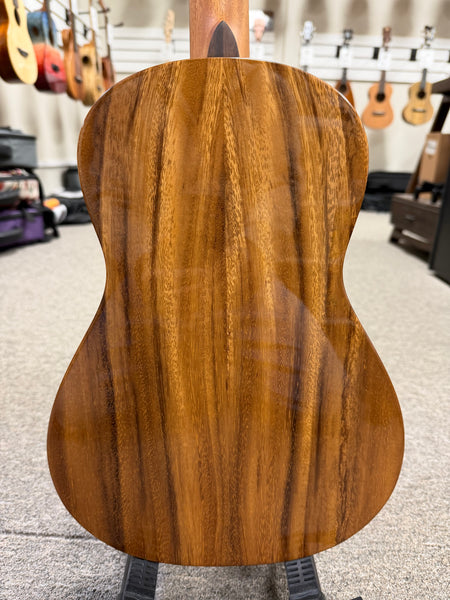 Oli L1-BCA Solid Cedar/Acacia Baritone Ukulele w/Case
