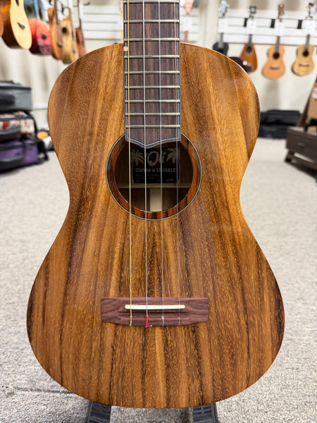 Oli L1-BA Solid Acacia Baritone Ukulele w/Case
