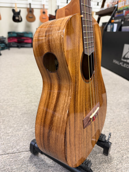 Oli L1-BA Solid Acacia Baritone Ukulele w/Case