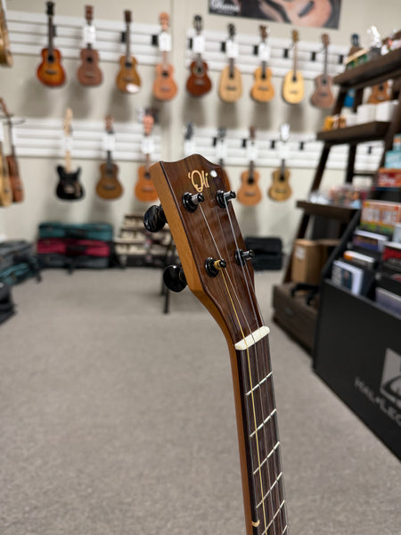 Oli L1-BA Solid Acacia Baritone Ukulele w/Case