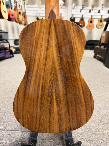 Oli L1-BA Solid Acacia Baritone Ukulele w/Case