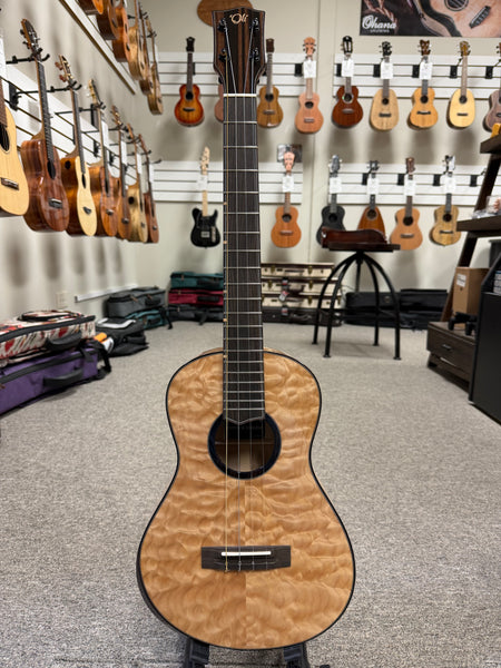 Oli L2-BQM Solid Quilted Maple Baritone Ukulele w/Case