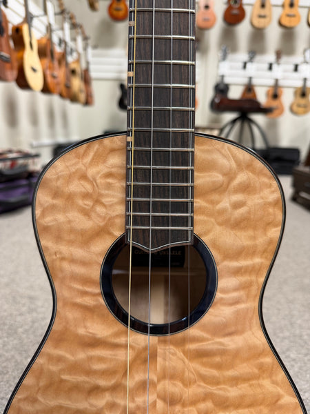 Oli L2-BQM Solid Quilted Maple Baritone Ukulele w/Case