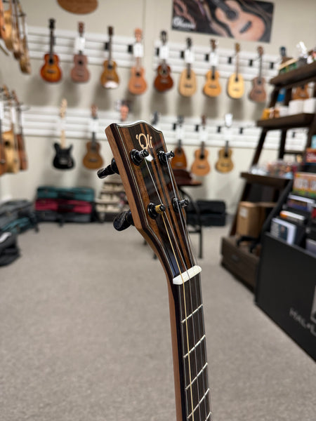 Oli L2-BQM Solid Quilted Maple Baritone Ukulele w/Case