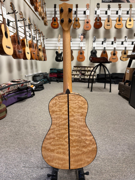 Oli L2-BQM Solid Quilted Maple Baritone Ukulele w/Case