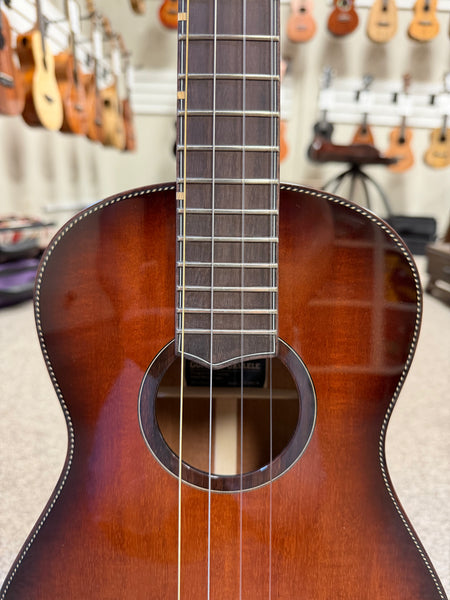 Oli X1SP-BMH-VB Solid Mahogany Baritone Ukulele w/Case - Vintage Burst