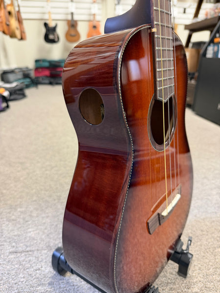 Oli X1SP-BMH-VB Solid Mahogany Baritone Ukulele w/Case - Vintage Burst