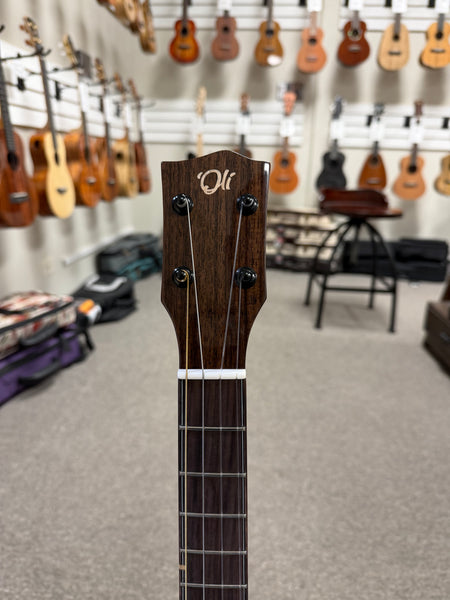 Oli L1-BMG Solid Mango Baritone Ukulele w/Case