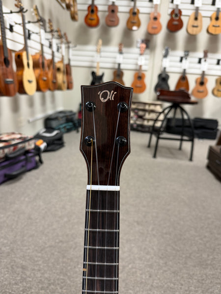 Oli L2-TSE Solid Spruce/Ebony Tenor Ukulele w/Case