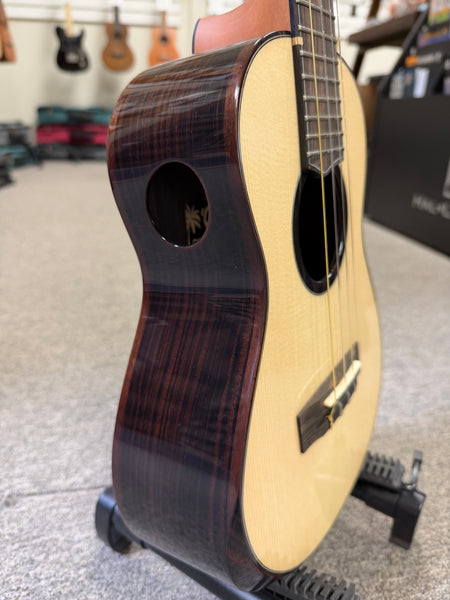 Oli L2-TSE Solid Spruce/Ebony Tenor Ukulele w/Case