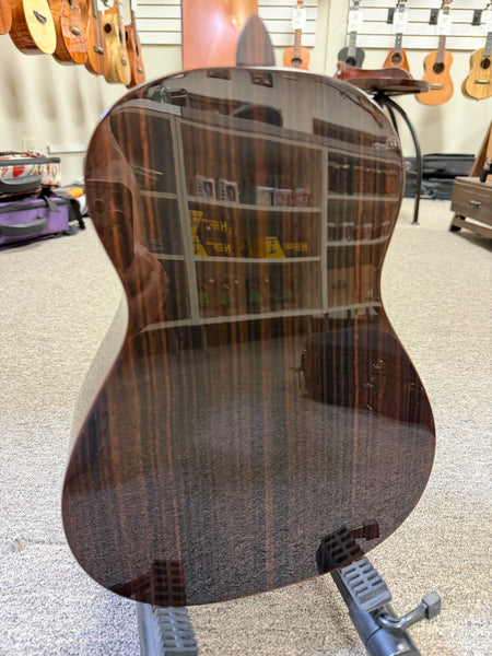 Oli L2-TSE Solid Spruce/Ebony Tenor Ukulele w/Case