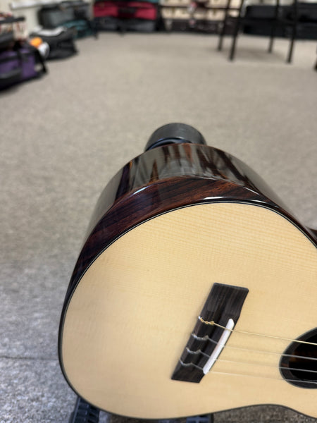 Oli L2-TSE Solid Spruce/Ebony Tenor Ukulele w/Case