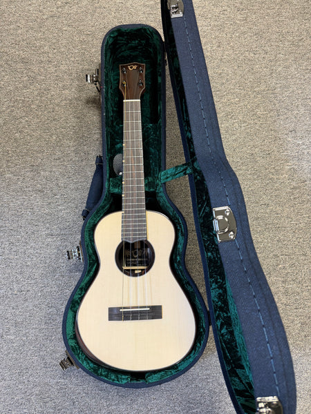 Oli L2-TSE Solid Spruce/Ebony Tenor Ukulele w/Case