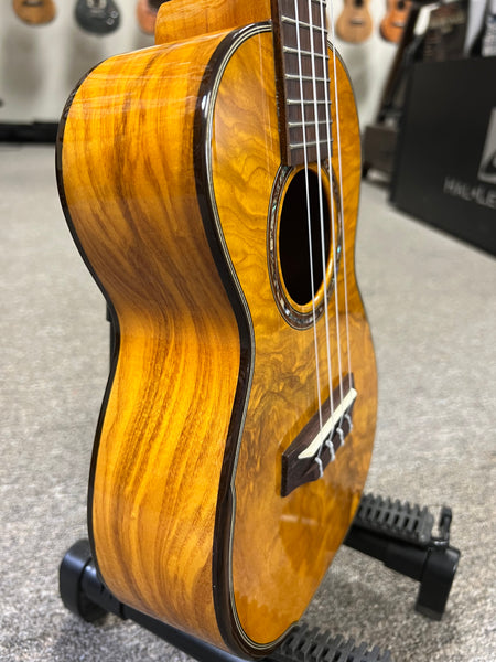 OHANA CK-150SMP Spalted Maple Concert Ukulele - Bevel Armrest