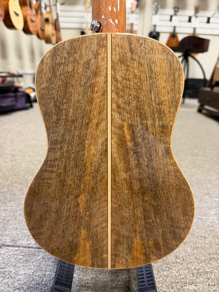 Makaio MSMT-20 Solid Spalted Mango Tenor Ukulele w/Case #1 - Comfort Armrest