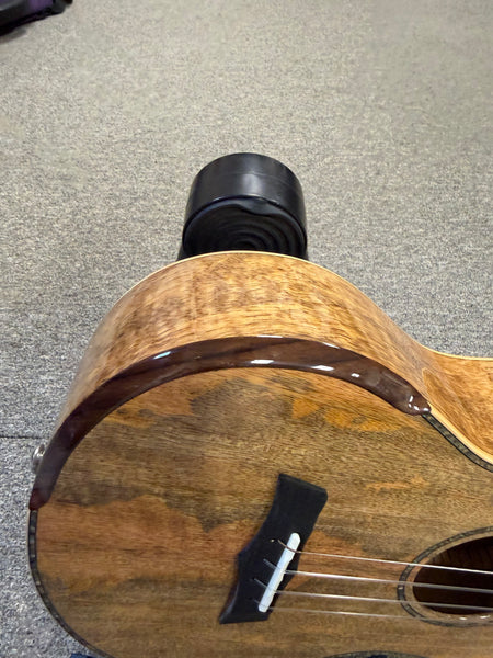 Makaio MSMT-20 Solid Spalted Mango Tenor Ukulele w/Case #1 - Comfort Armrest
