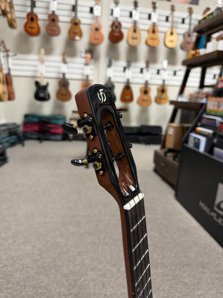 Flight Peter Moss Solid Spruce/Mahogany Electric Tenor Ukulele w/Case -Black Moonburst