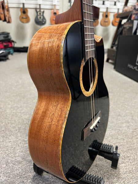 Flight Nora Solid Spruce/Mahogany Steel String Electric Baritone Ukulele w/Case