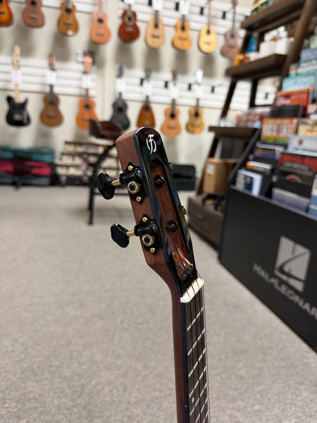 Flight Peter Moss Solid Spruce/Mahogany Electric Concert Ukulele w/Case -Black Moonburst