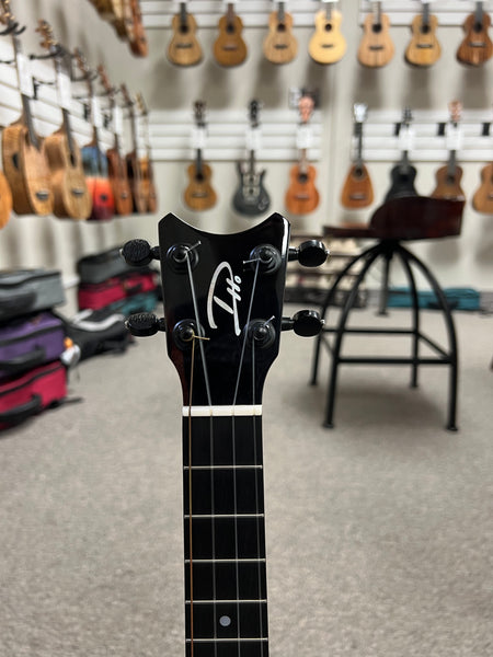 Romero Creations Solid Spalted Mango Tiny Tenor Ukulele w/Case