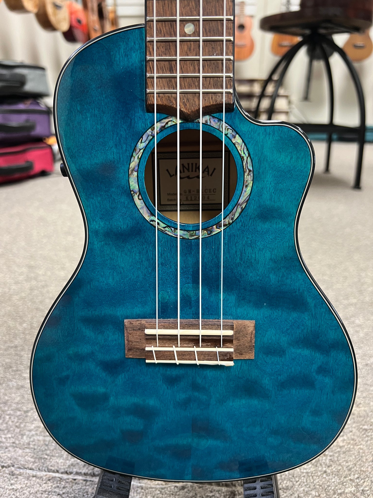 LANIKAI QM-BLCEC Quilted Maple Electric Concert Ukulele w/Case- B- Stock - Transparent Blue