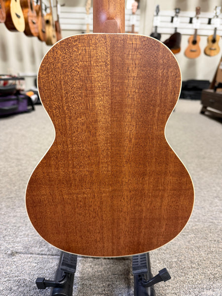Flight Iris Solid Spruce/Mahogany Tenor Ukulele w/Case - Black
