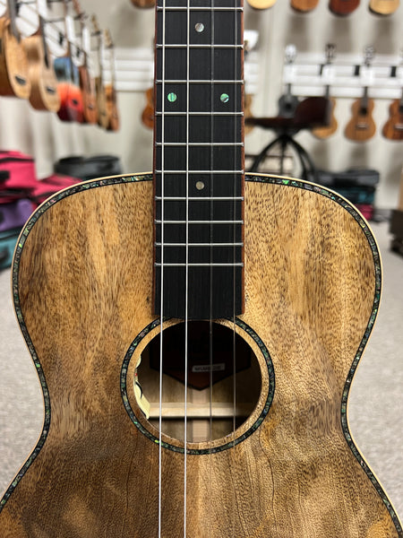 Makaio MSMB-20E Solid Spalted Mango Electric Baritone Ukulele w/Case #3 - Rosewood Comfort Armrest