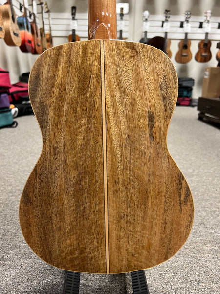 Makaio MSMB-20E Solid Spalted Mango Electric Baritone Ukulele w/Case #3 - Rosewood Comfort Armrest