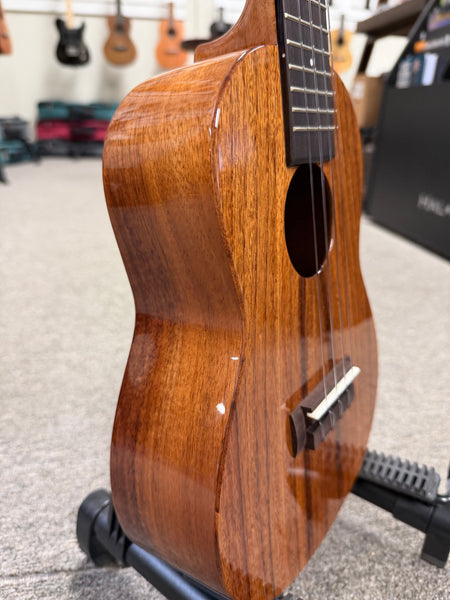 Millar TA-240G Solid Acacia Concert Ukulele