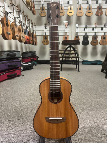 Oli X1-CMH-S Solid Mahogany Concert Ukulele w/Case