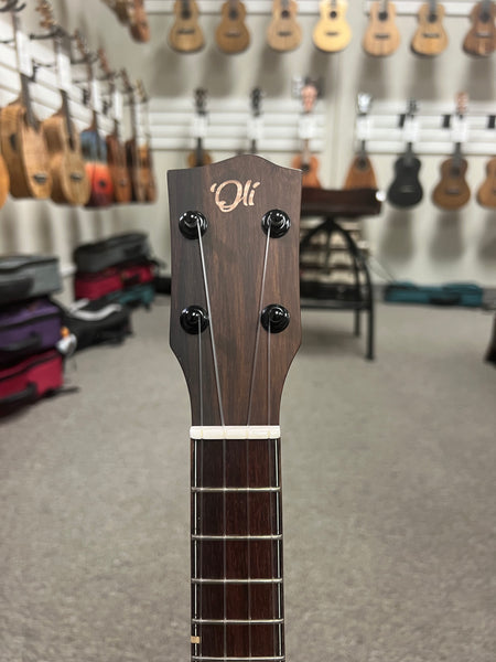 Oli X1-CMH-S Solid Mahogany Concert Ukulele w/Case