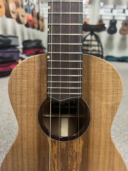 Oli L1-TMR Solid Myrtle Tenor Ukulele w/Case