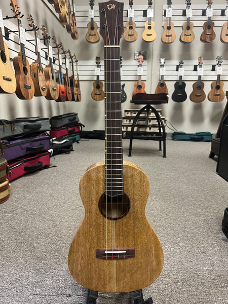Oli L1-BMG Solid Mango Baritone Ukulele w/Case