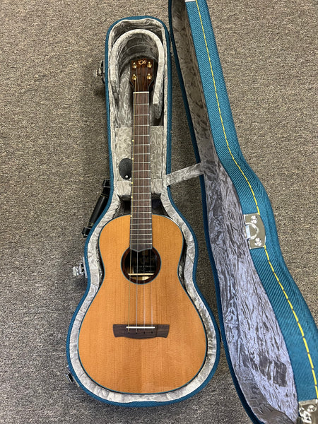 Oli X2-BTSRR Solid Torrefied Spruce/ Red Rosewood Baritone Ukulele w/Case