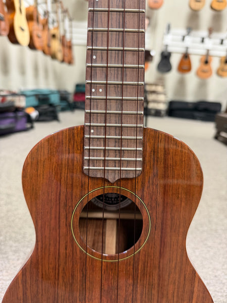 Kiwaya KPC-1K Solid Koa Concert Ukulele w/Case