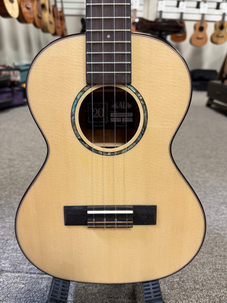 KALA KA-20th-SQS-T Solid Spruce/Quilted Sapele Tenor Ukulele w/Case - 20th Anniversary Limited Edition