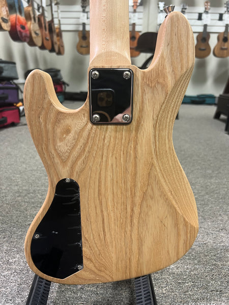 Tiny Boy Ash Body 4 String Solid Body Bass w/Case - TBJ-4400N Short Scale Bass