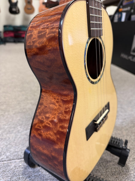 KALA KA-20th-SQS-T Solid Spruce/Quilted Sapele Tenor Ukulele w/Case - 20th Anniversary Limited Edition