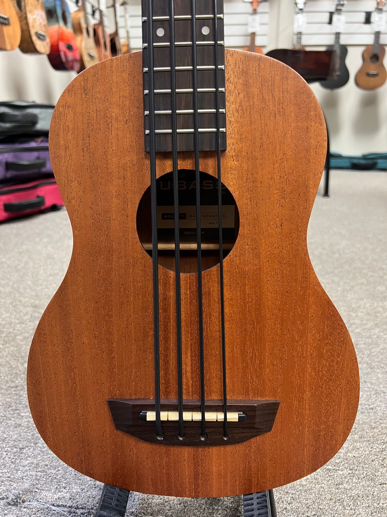 KALA ウクレレベース　BASS UBASS NOMAD FS Kala Nomad Acoustic-electric U-Bass Ukulele - Natural | Sweetwater