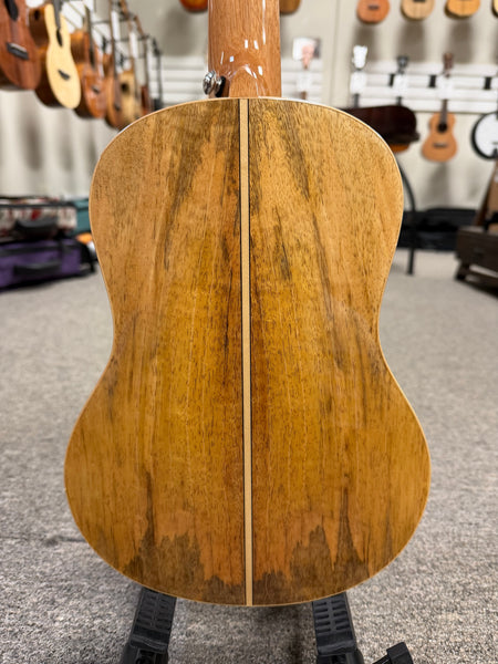 Makaio MSMT-20 Solid Spalted Mango Tenor Ukulele w/Case - Comfort Armrest #6