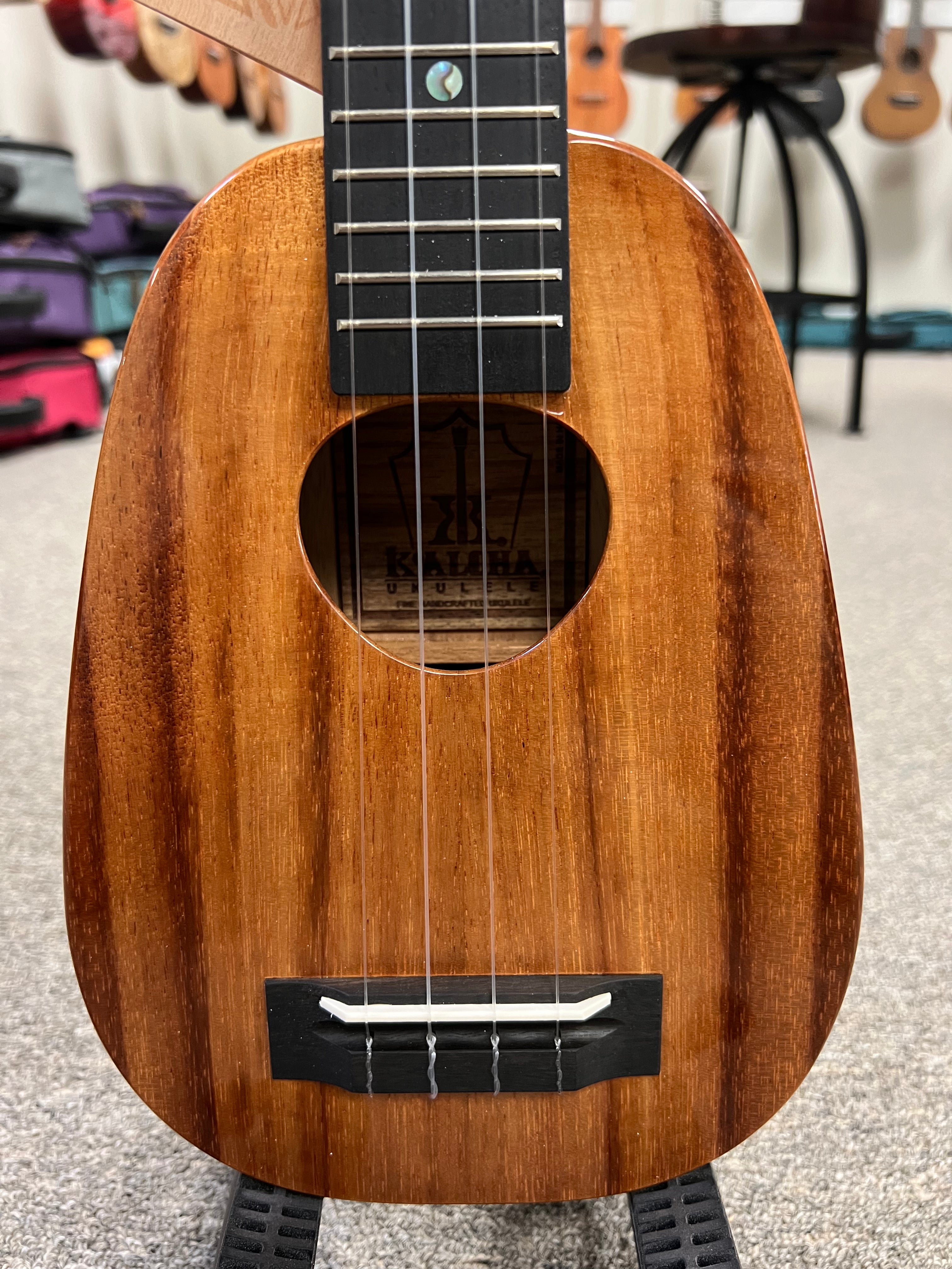 Apple - hokuleaさま KoAloha KSM-01 Solid Koa Soprano Pineapple Ukulele - Made in