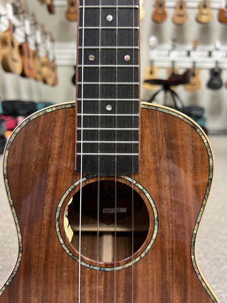 Makaio MKT-20E Solid Koa Electric Tenor Ukulele w/Case - Rosewood Comfort Armrest - Aloha City Ukes