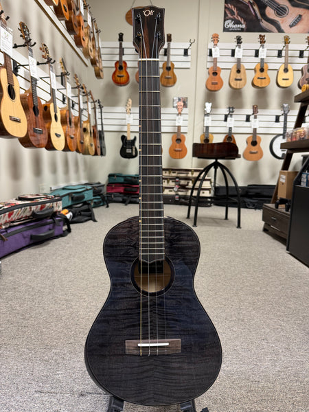 Oli L2-BMG-BK Solid Mango Baritone Ukulele w/Case - Black