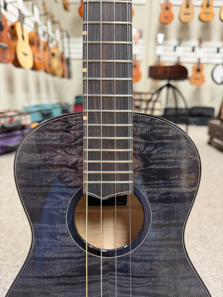 Oli L2-BMG-BK Solid Mango Baritone Ukulele w/Case - Black