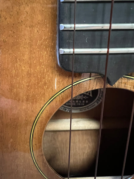 Kiwaya KPT-1K Solid Koa Electric Tenor Ukulelew/Case - Pre Loved